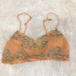 💖 UO | Out from Under Bralette Peach Lace Various Sizes Available